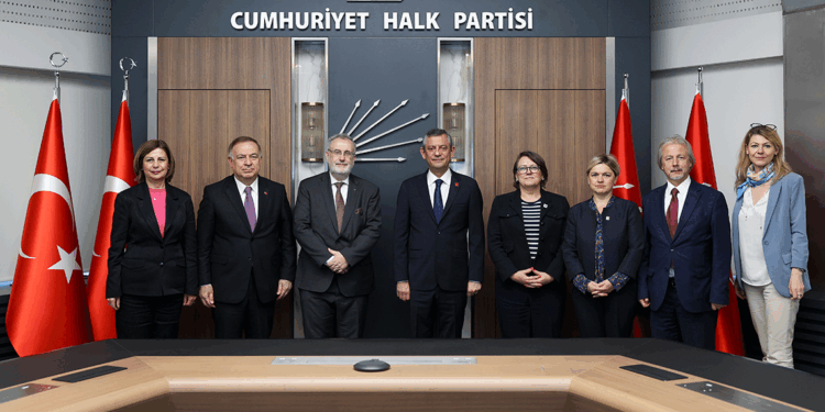 Özgür Özel, Marc Cools'u kabul etti