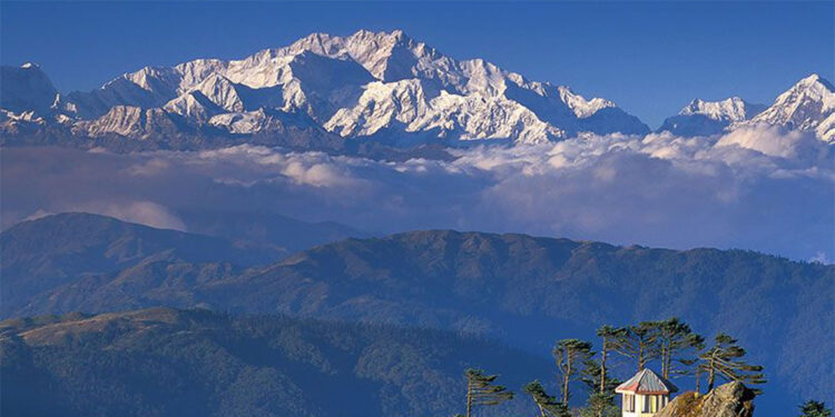 Pakistanlı dağcı Naila Kiani, dünyanın en yüksek zirvelerine tırmandı