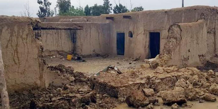 Pakistan'da fırtına: 25 ölü