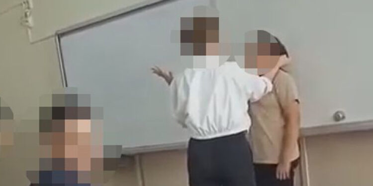 Pendik'te öğrencisine şiddet uygulayan öğretmen serbest bırakıldı