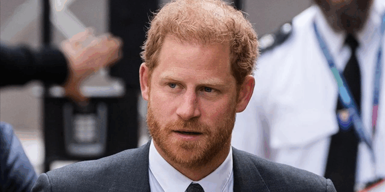 Prens Harry ailesiyle barışmak istediğini söyledi