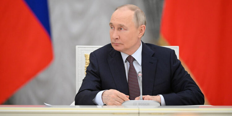 Putin, İstanbul'daki görüşmelere katılmayacak