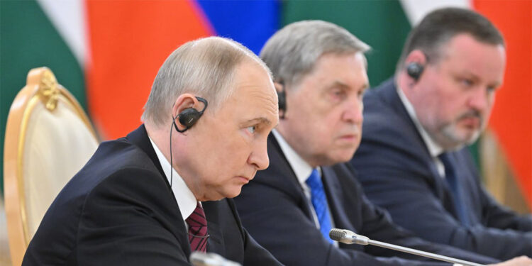 Vladimir Putin Filistin Devlet Başkanı ile görüştü