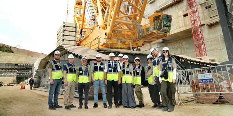 Rusya'nın önde gelen içerik üreticileri Akkuyu NGS sahasını ziyaret etti