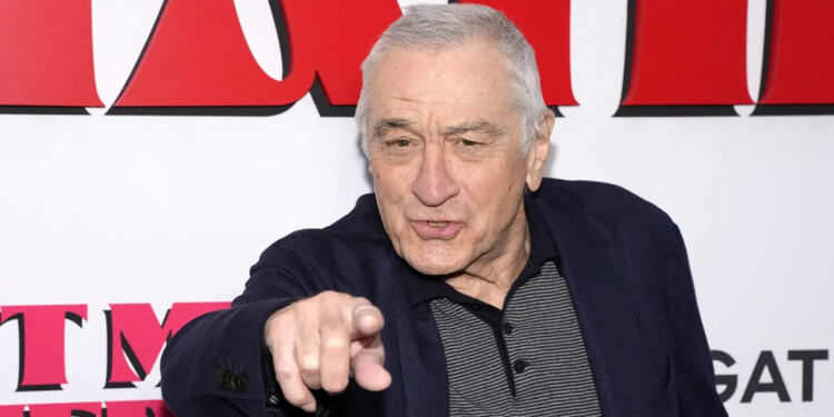 Robert De Niro'ya Onursal Altın Palmiye Ödülü verildi