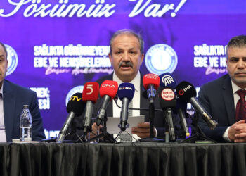 Hemşirelerimizin ebelerimizin hakları için ne gerekiyorsa yapacağız