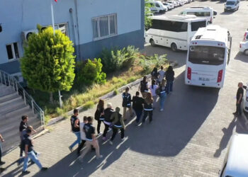 Şanlıurfa merkezli 25 ilde dolandırıcılık operasyonu; 41 tutuklama