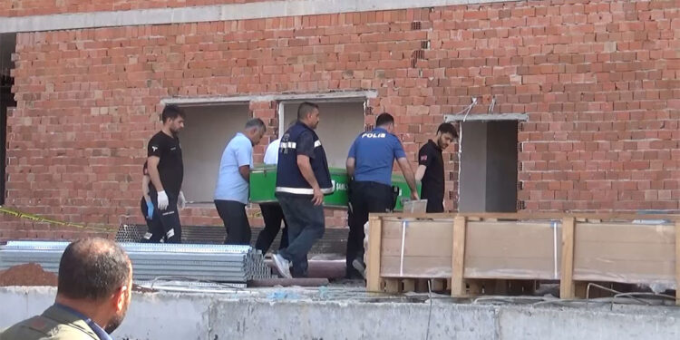 Şanlıurfa'da 7'nci kattan düşen inşaat işçisi öldü