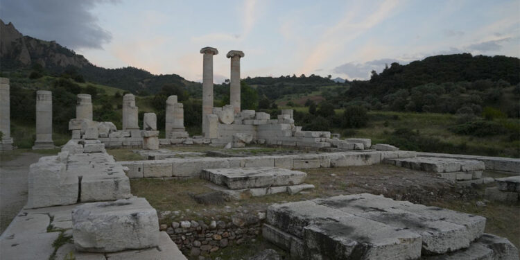 Sardes Antik Kenti ilk kez gece müzeciliği deneyimine ev sahipliği yaptı