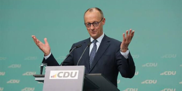 Friedrich Merz Olaf Scholz'dan görevi devraldı