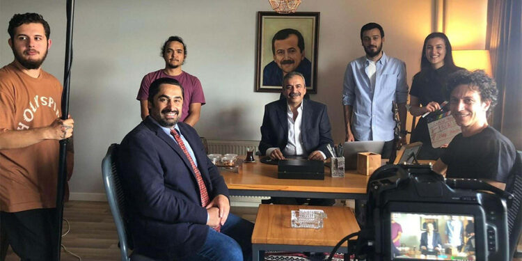 Sırrı Süreyya Önder rol aldığı filmi izleyemedi