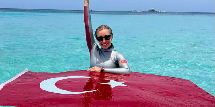 Şahika Ercümen’den 3 altın, 2 gümüş madalya