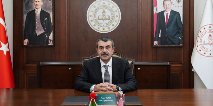 Samsun'dan yükselen meşale, yanmaya devam etmektedir