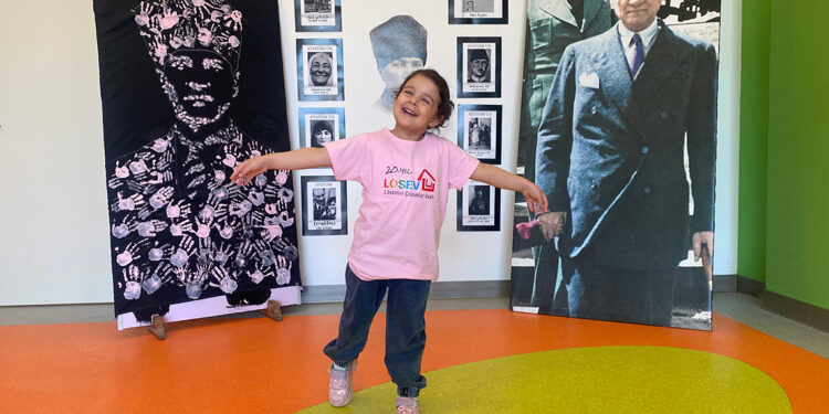 Şehidin vasiyetiyle LÖSEV'in tedavisini üstlendiği Aylin, hastalığı yendi