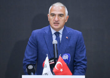 Sezai Karakoç'un hayatında bir hazine saklıdır