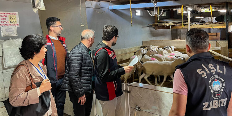 Şişli’de kurban satış ve kesim yerleri denetlendi