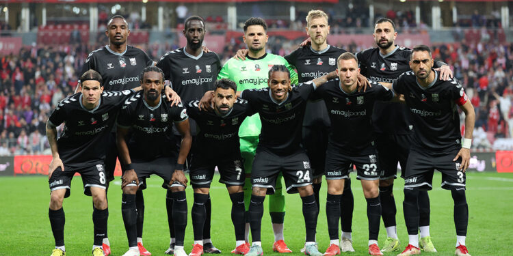 Sivasspor'dan 9 yıl sonra Süper Lig'e veda