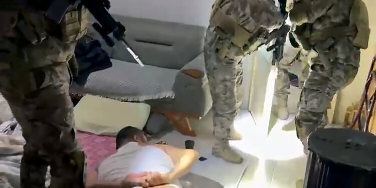 Suç örgütlerine silah satışı hazırlığındaki çete çökertildi