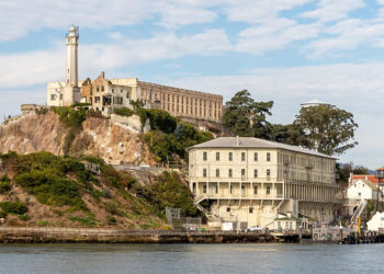 Trump, Alcatraz hapishanesinin yeniden açılması talimatı verdi