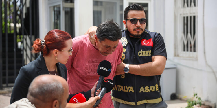 Tartıştığı oğlunu bıçaklayarak öldürdü