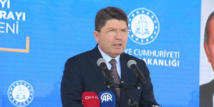 Terörsüz Türkiye hedefiyle kararlılıkla yolumuza devam edeceğiz