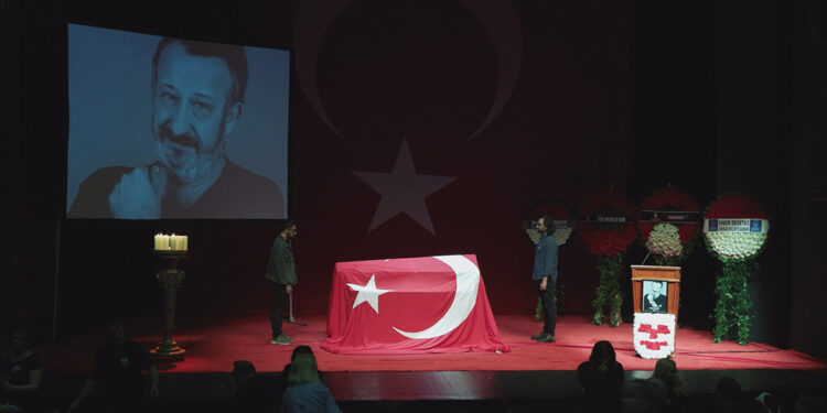 Tiyatro sanatçısı Naşit Özcan için veda töreni