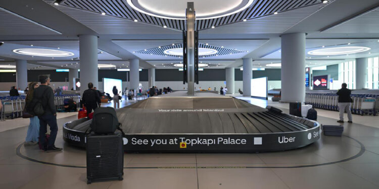 Trablus'tan ayrılmak isteyen 82 Türk vatandaşı yurda döndü