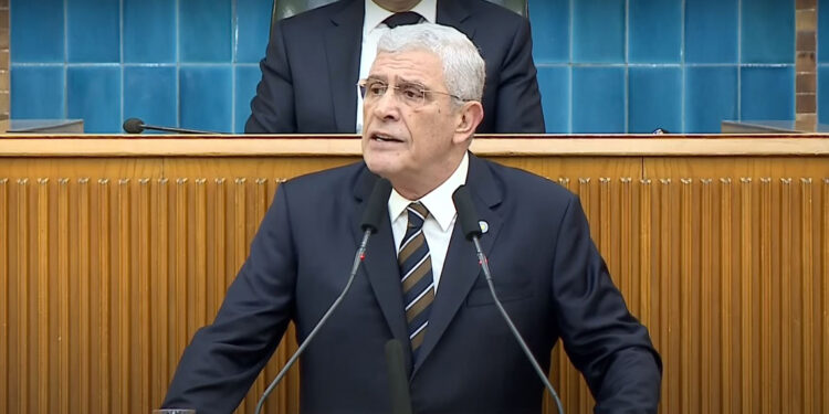 Türkiye, gayrimeşru bir anayasa değişikliği için rehin alınamaz