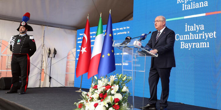 Türkiye ve İtalya NATO'da ortak savunma ve güvenlik perspektifini paylaşıyor