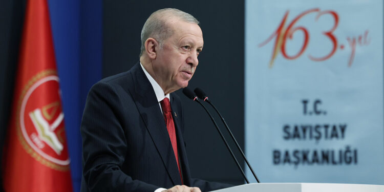 Türkiye'de hiç kimse hukukun üstünde değildir