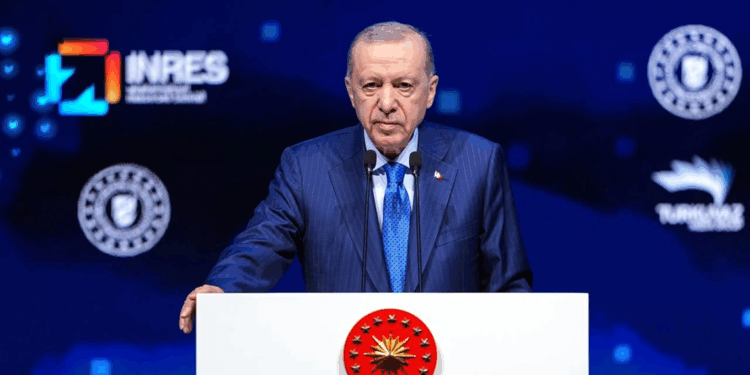 Türkiye'yi doğal gaz ve petrol arama alanında küresel aktör haline getireceğiz