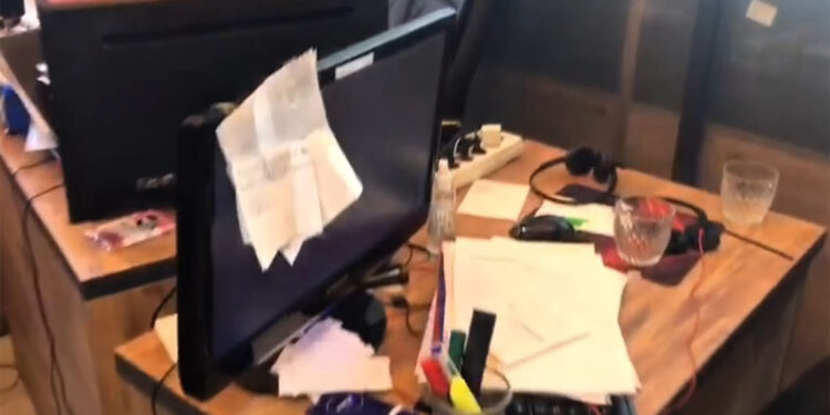 'Ucuz abonelik' bahanesiyle yabancıları dolandırmışlar; 10 gözaltı