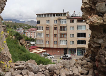 Urartular tarafından inşa edilen Oltu Kalesi için restorasyon talebi