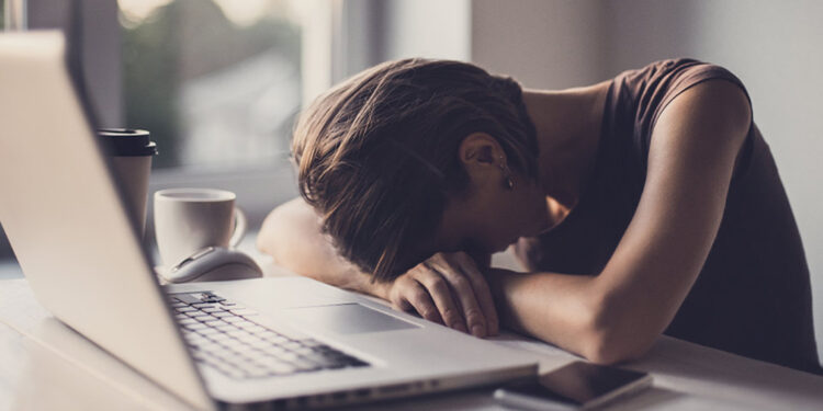 Uzun süre oturmak beyni küçültüyor