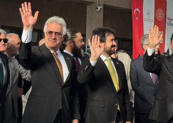 'Devlet Tiyatroları Vagon Sahne' yola çıktı