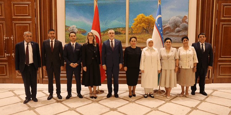 Vedat Işıkhan Özbekistan'a gitti