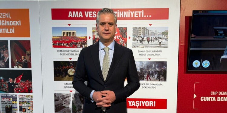 Vesayet zihniyeti birilerinin kafasında dipdiri yaşıyor