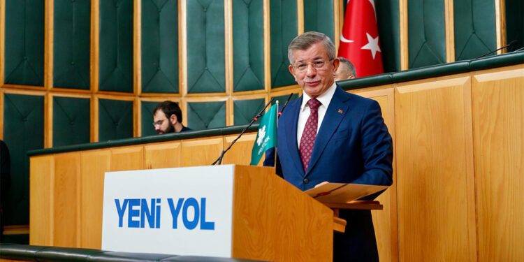 Özgür Özel'in saldırıya uğraması toplumsal iklimin bozulmuş olduğunun göstergesidir