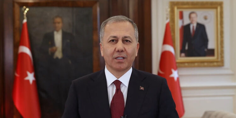 Düzensiz göçe yönelik düzenlenen operasyonlarda 509 kişi yakalandı