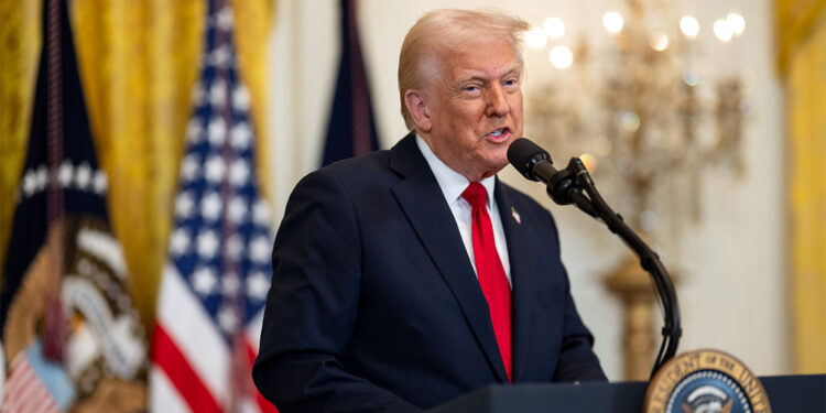 Trump, Harvard Üniversitesi'ndeki yabancı öğrencileri hedef aldı