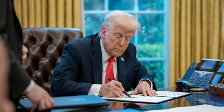 Donald Trump başkanlık görevini bırakacağı tarihi açıkladı