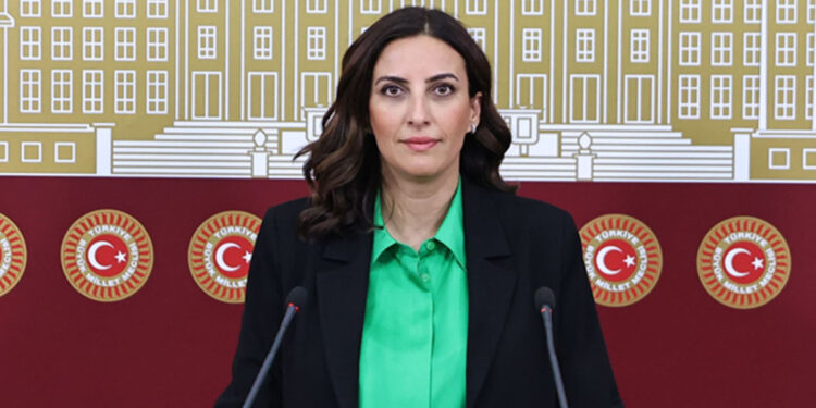 Gençliğe yoksulluk yorgunluk yoksunluk reva görülüyor