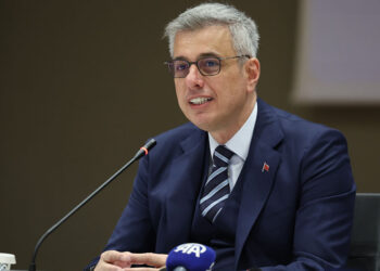 19 bin sağlık personeli alınacak