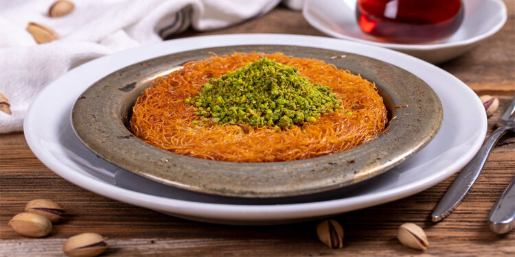 Künefe zincirine FETÖ operasyonu