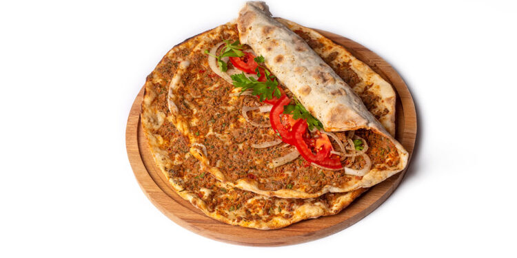 Bodrum'da lahmacunun fiyatı 2 bin 500 TL'mi
