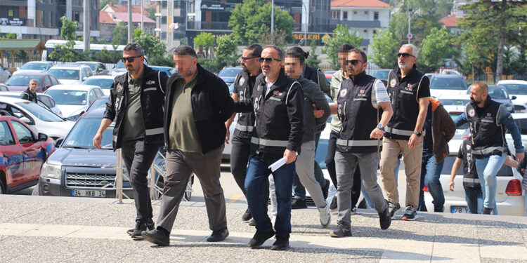 Maydonoz Döner'e yapılan FETÖ operasyonunda 6 şüpheli adliyede