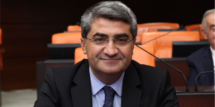 HABAŞ Demir Çelik firmasına Kyme Antik Kenti sınırında sanayi tesisi izni verildi mi?