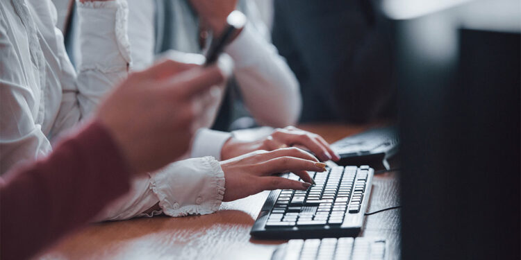 Bazı memurluklara yaş sınırı geliyor