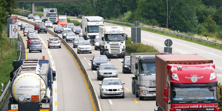 Nisan ayında 191 bin 983 taşıtın kaydı yapıldı
