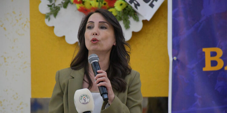 Bize düşen en büyük görev Türkiye'nin iç barışını sağlamak